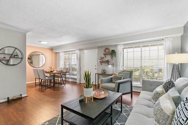 1BR, 1BA - 768SF - Living Room - The Abbey at Briargrove Park