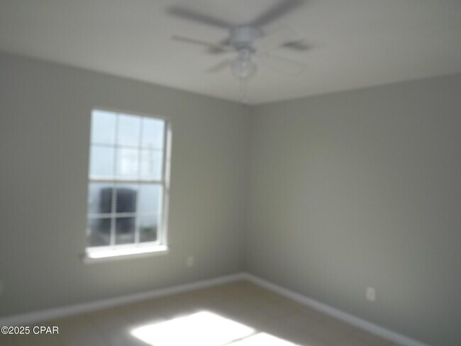 Building Photo - 2712 Oak Hammock Dr