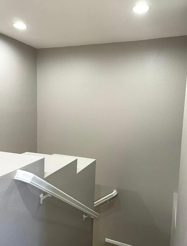 Building Photo - 1331 Statice Ct