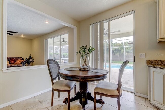 Building Photo - 9401 Woodbay Dr