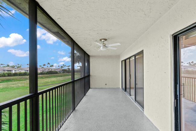 Building Photo - 5054 Golfview Ct