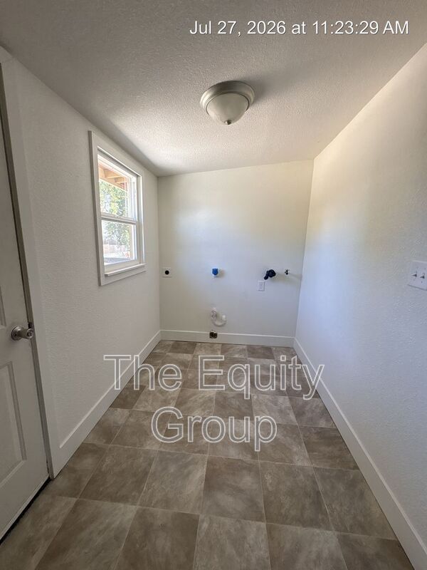 Building Photo - 151 N Villa Ave