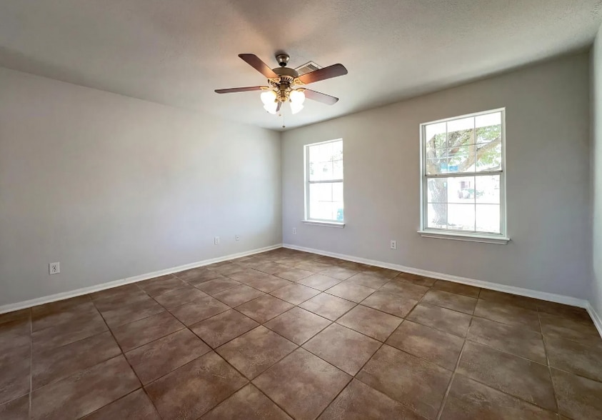 Building Photo - 2310 Redfish Dr