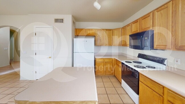 Building Photo - 8305 N Solitude Way