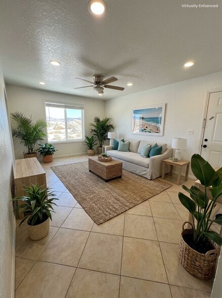 Building Photo - 261 Cottonwood Dr