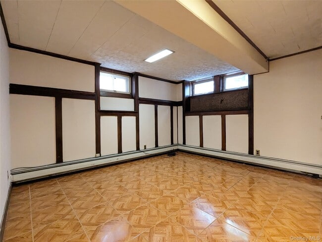 Building Photo - 68-28 Alderton St