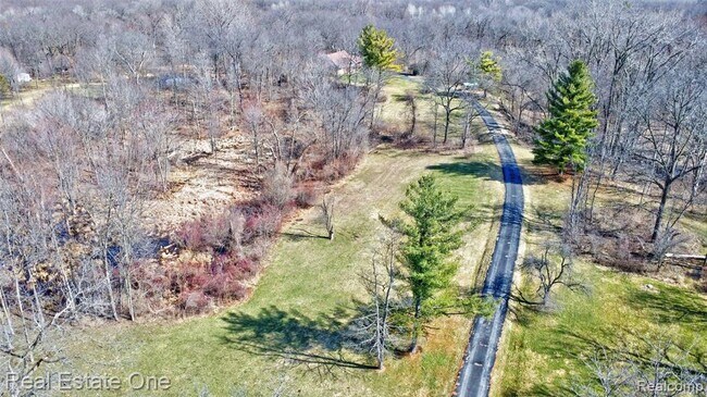 Building Photo - 5307 Metamora Rd