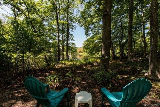 Building Photo - 12 Dogwood Ln