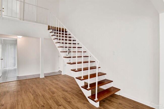 Building Photo - 4707 Huron Dr