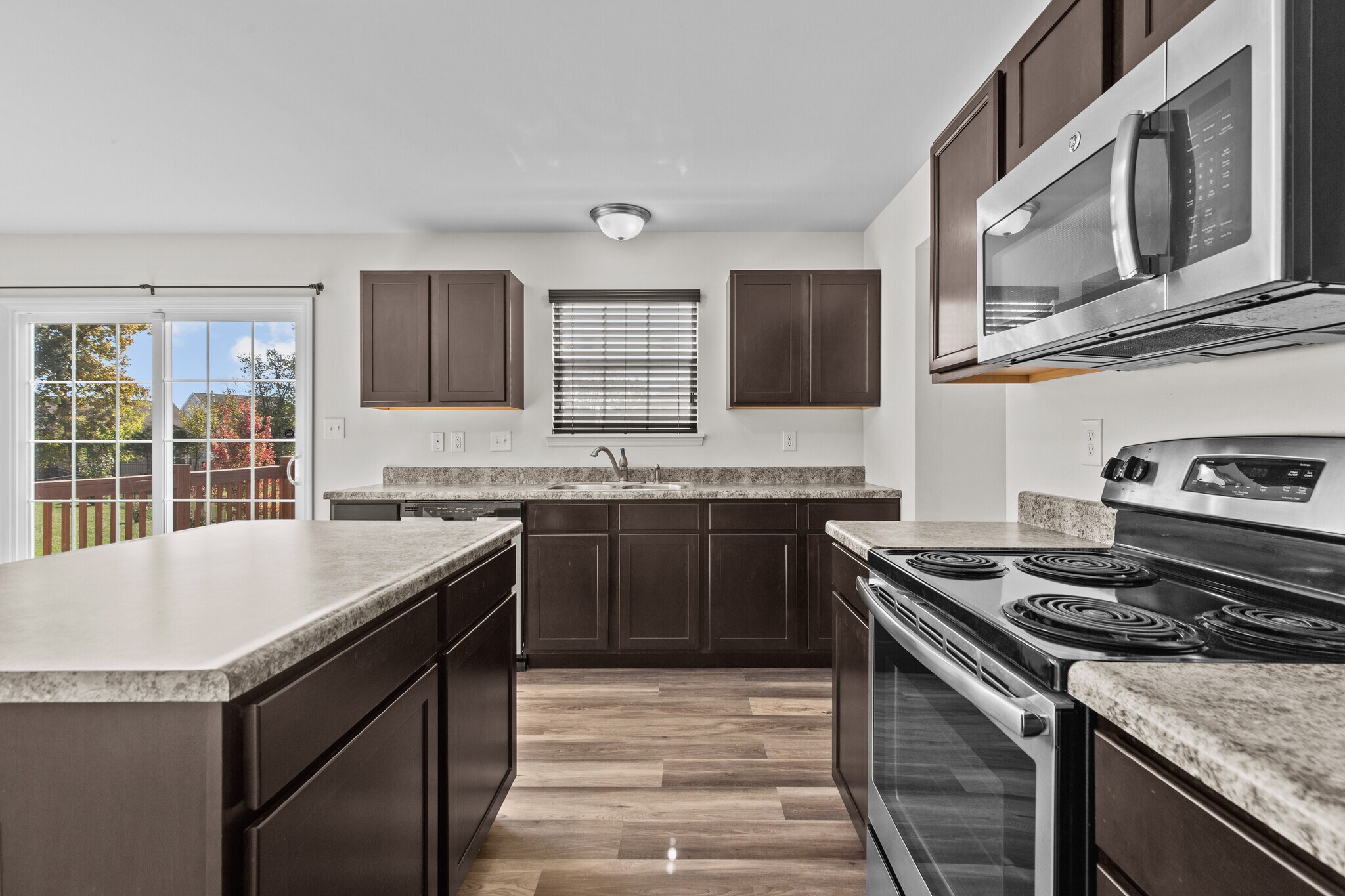 Building Photo - 614 Prairiegate Ct