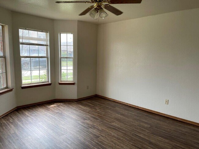 Building Photo - 4 bedroom home for rent in Moore near 19th...