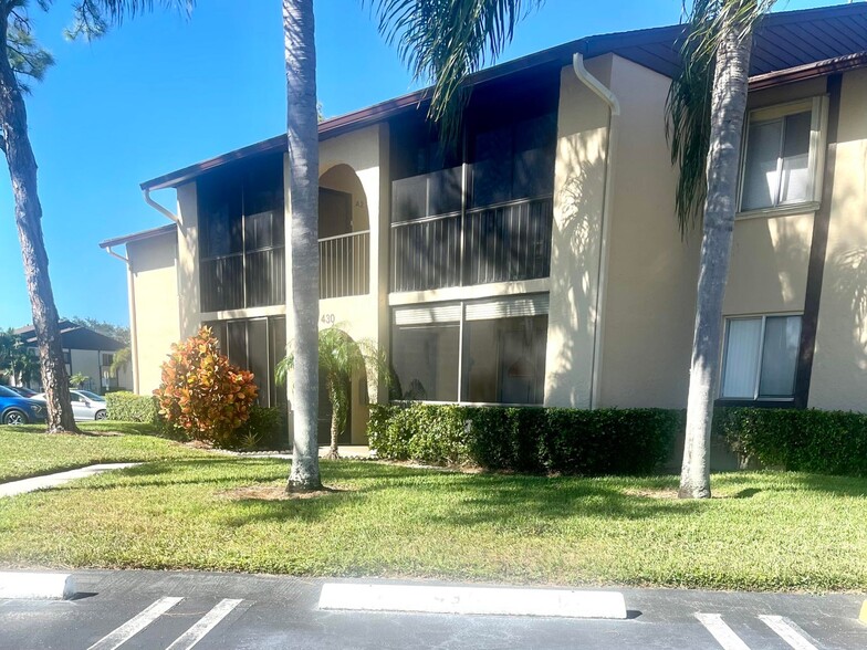 Building Photo - 430 Pine Glen Ln