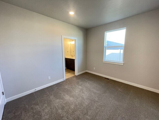 Building Photo - Brand New Coeur d'Alene Home