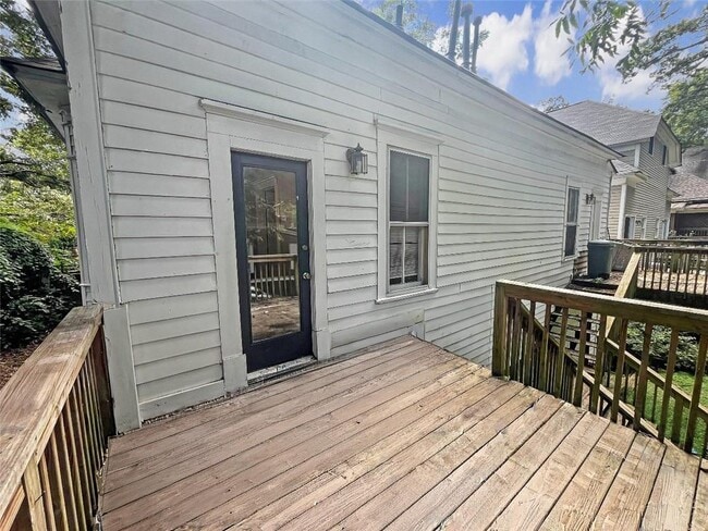 Building Photo - 433 Park Ave SE