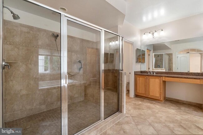 Building Photo - 8880 Olive Mae Cir