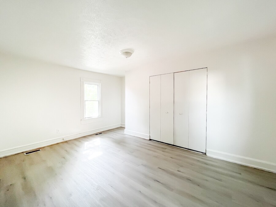 Building Photo - 1005 Maplewood Ave