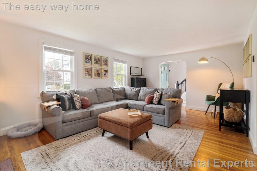 Building Photo - 19 Trenton St