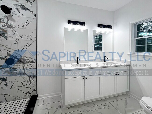 Building Photo - 1273 Oakland Terrace SW