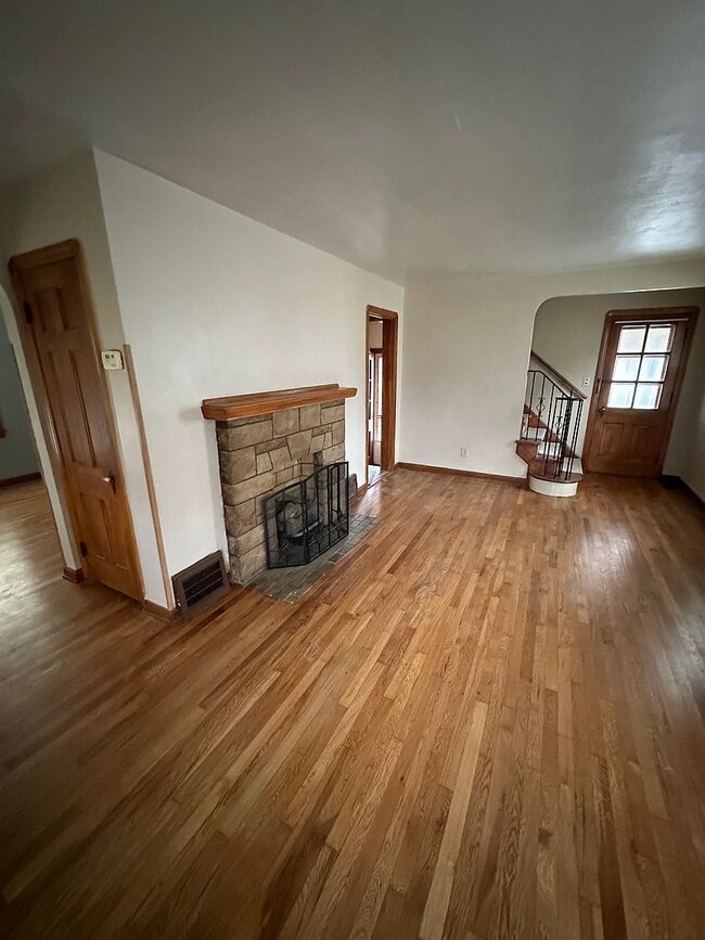 Building Photo - 4811 Albertly Ave