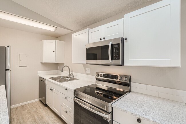 Building Photo - 209 E 36th St