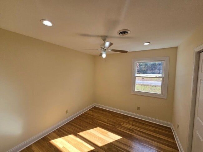 Building Photo - HOUSE AVAILABLE NOW IN  N. PRINCE GEORGE -...