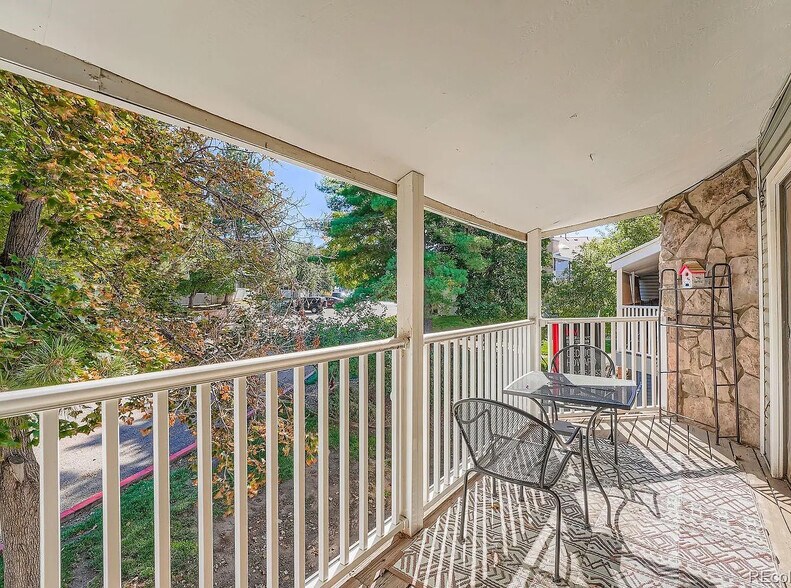 Building Photo - 908 S Walden Way