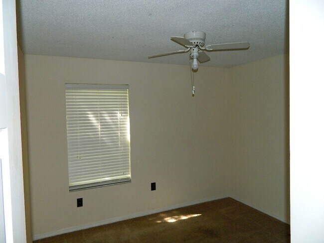 Building Photo - 317 Silver Pine Dr