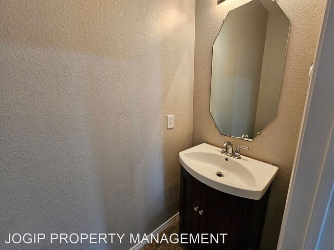 Building Photo - 3 br, 3 bath House - 4019 Houston Dr.