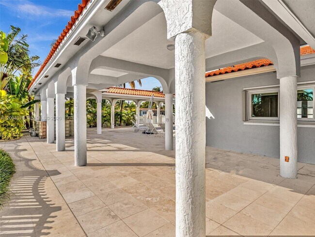 Building Photo - 12904 Banyan Rd