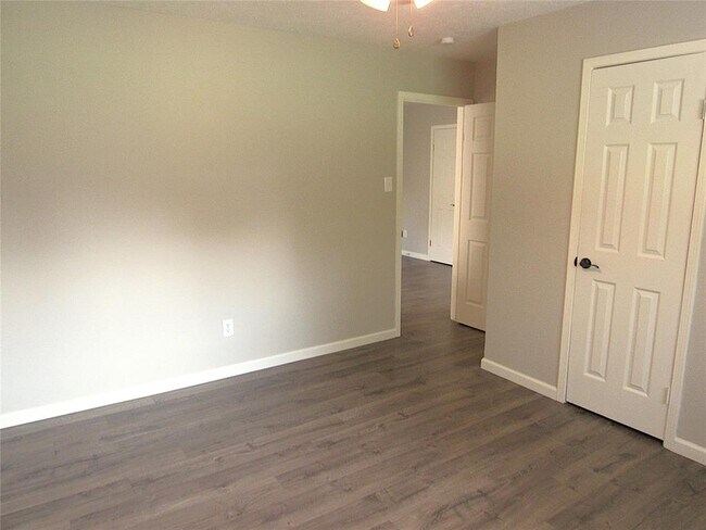 Building Photo - 3311 Golden Willow Dr