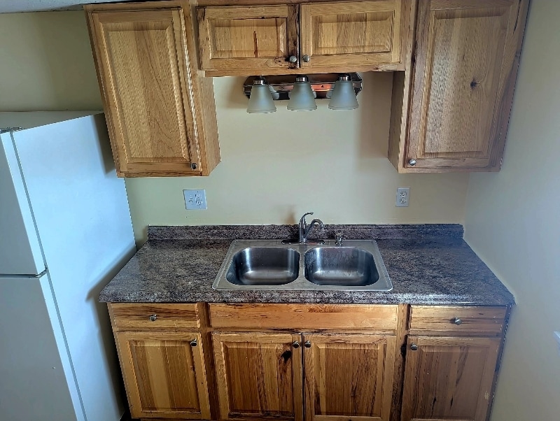 Building Photo - 1064-1068 Main St