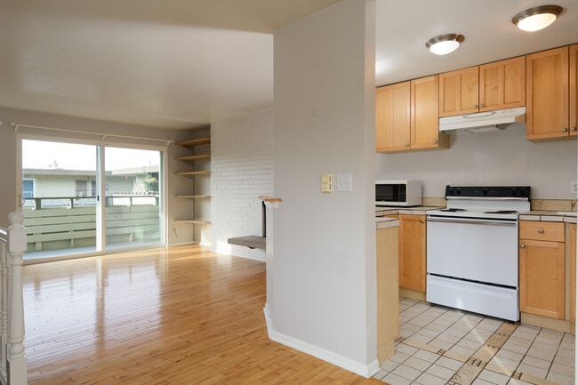 Building Photo - 901 5th Ave N