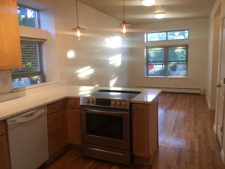 Building Photo - 1600 Humboldt Street