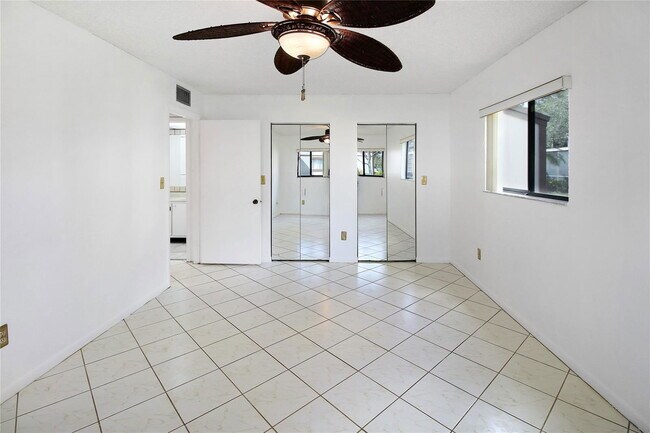 Building Photo - 9926 S Belfort Cir
