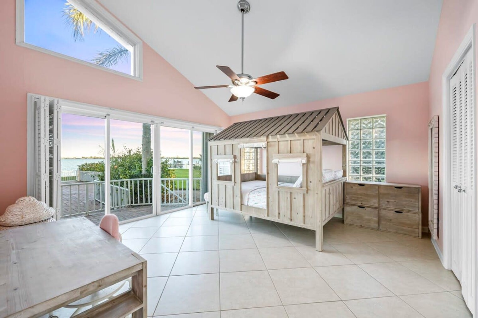Building Photo - 8130 S Tropical Trail