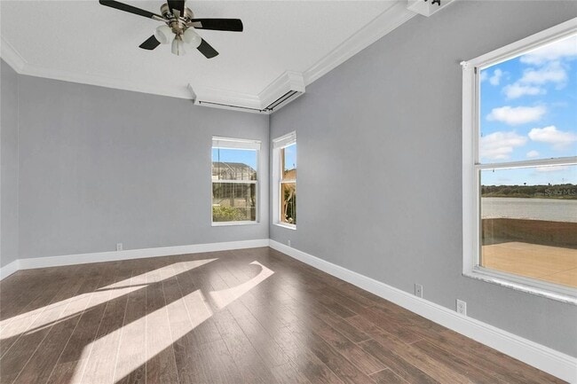 Building Photo - 6719 Fairway Cove Dr