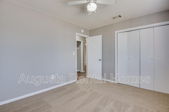 Building Photo - 2812C Thomas Lane