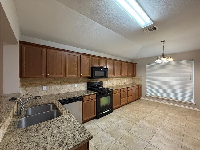 Primary Photo - 905 Remington Dr