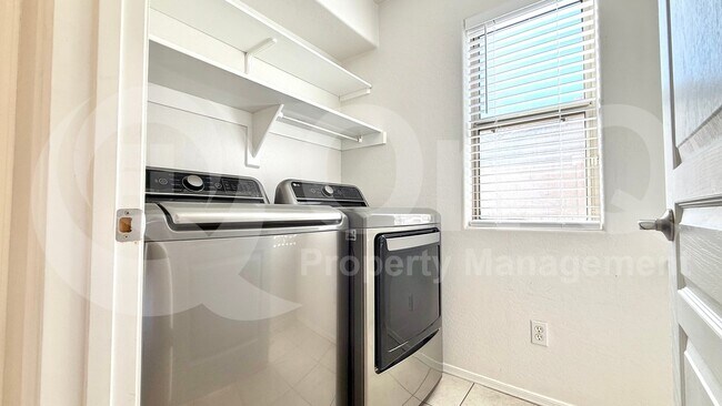 Building Photo - 1168 S Park Grove Ct