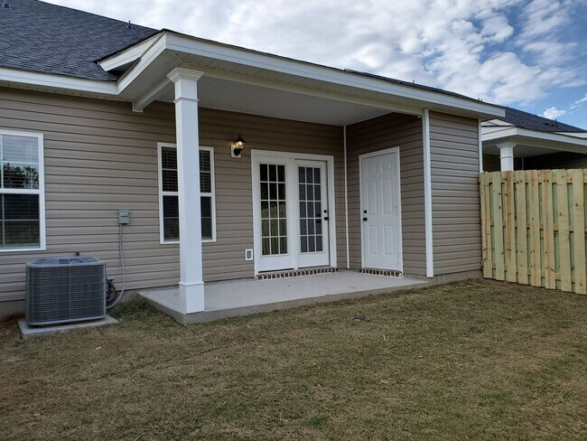 Building Photo - Brand New 4 Bedroom Townhome in Ammenities Community