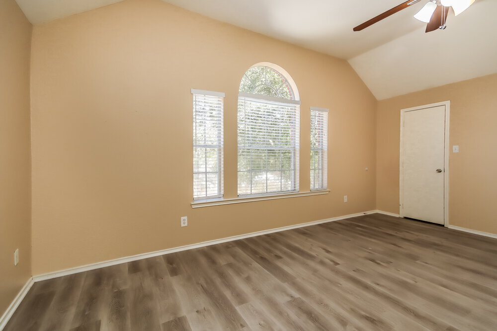 Building Photo - 2610 Heather Knoll Dr