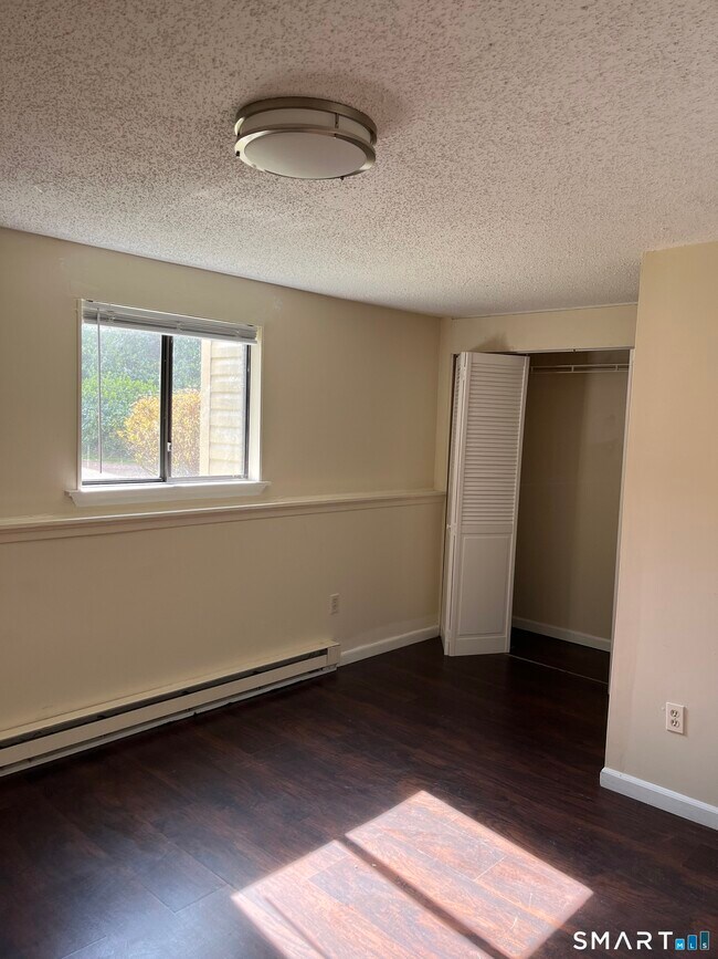 Building Photo - 20 Burgundy Hill Ln
