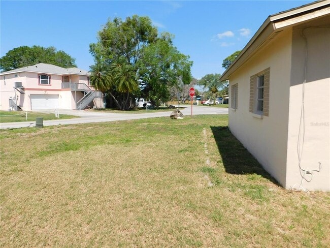 Building Photo - 4902 Largo Terrace
