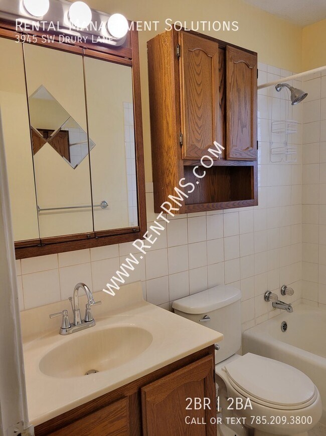 Building Photo - 3945 SW Drury Ln