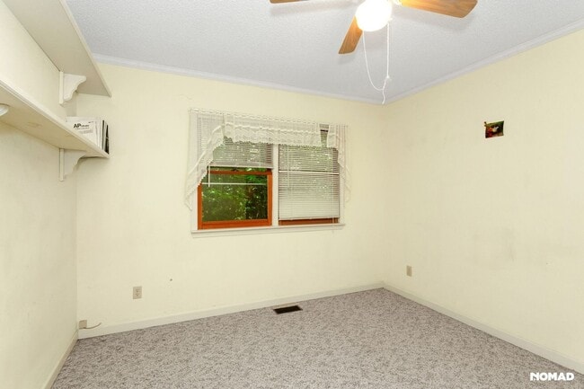 Building Photo - Peace & Beautiful 3BR House Near Rabun Gap...