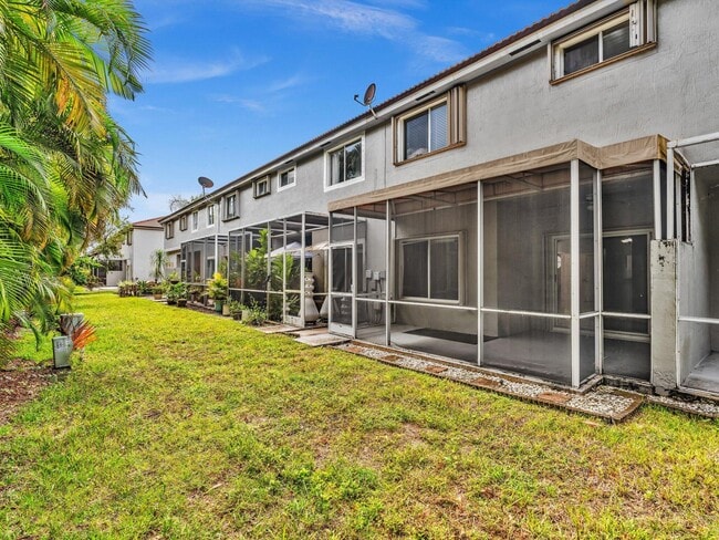 Building Photo - 21018 Vía Eden