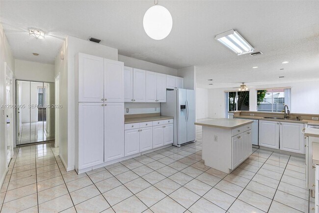 Building Photo - 2138 Chagall Cir