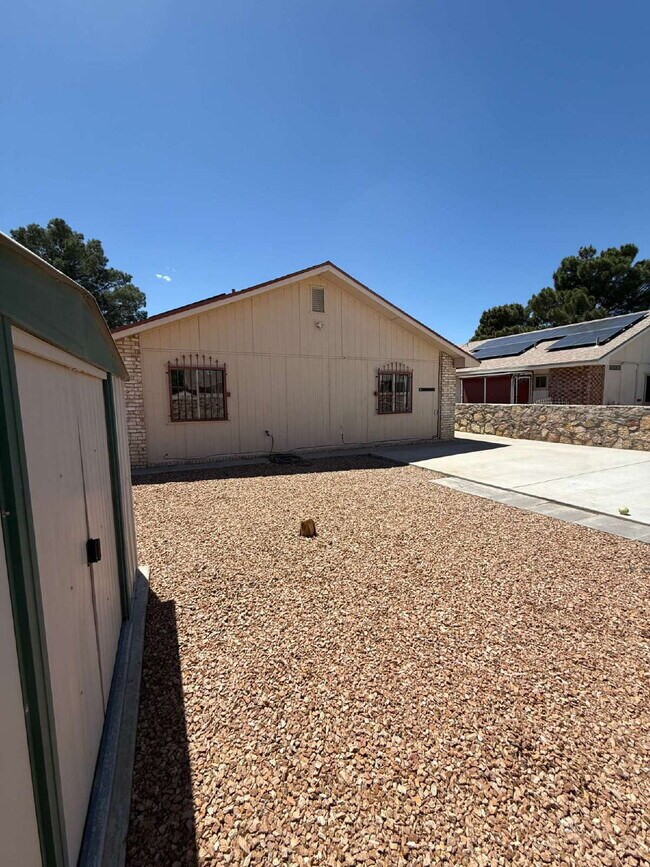 Building Photo - Well, kept three-bedroom, two baths home with Solar Panels. A must see, lease today! 11797 Imperi...