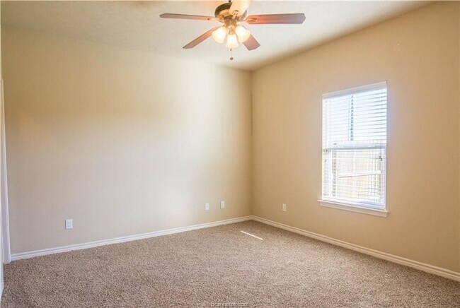 Building Photo - 3376 Keefer Loop