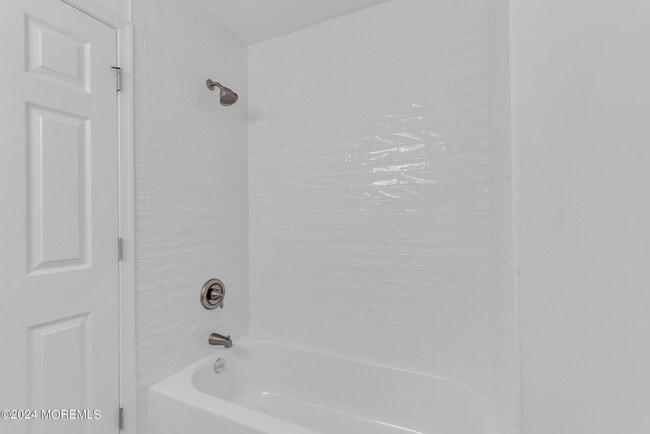 Building Photo - 2 Charles Ct